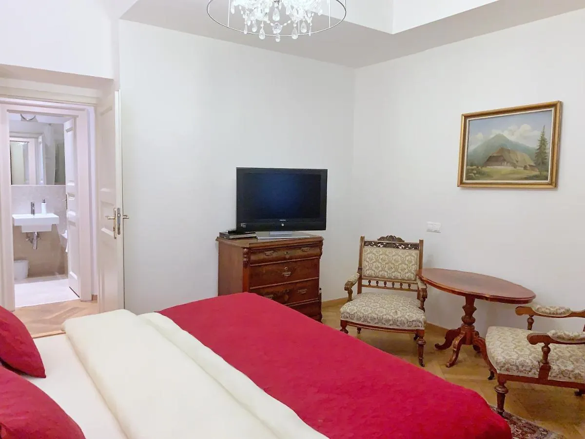 פראג Small Luxury Palace Residence